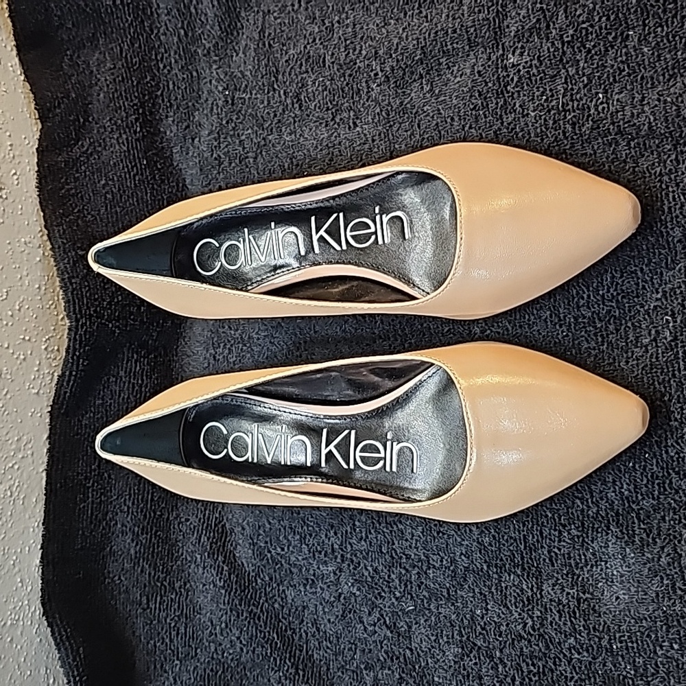 Calvin Klein Nude Low Heel Pumps New Size 6.5